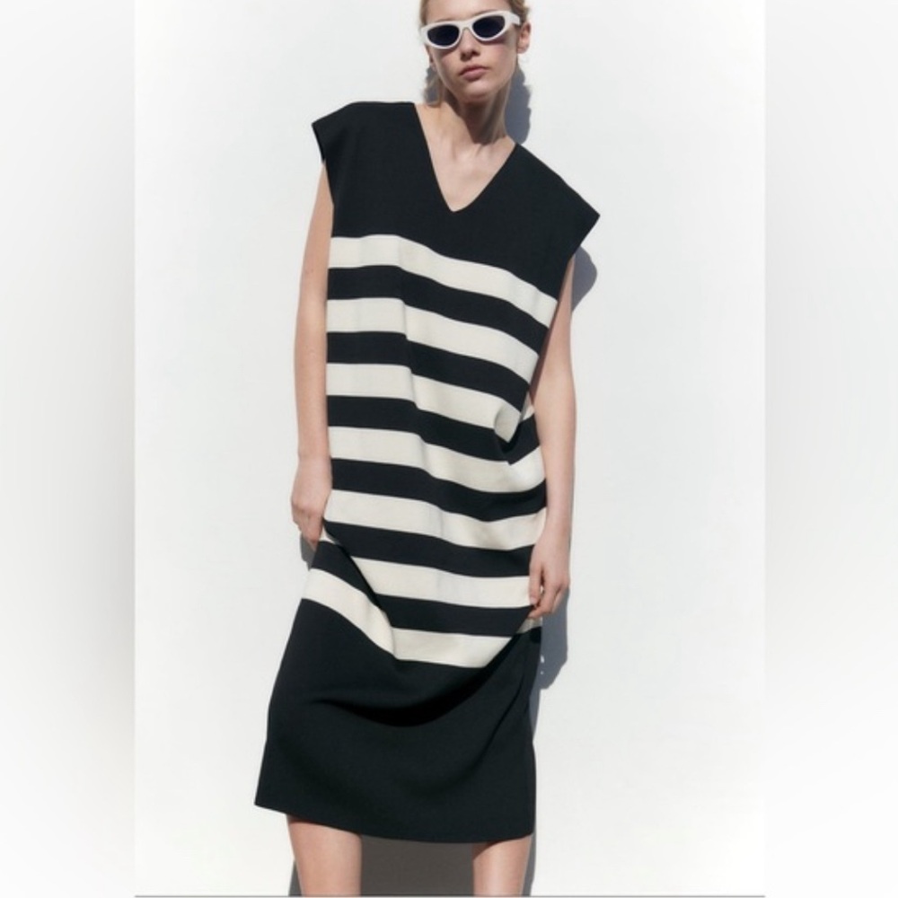 Zara STRIPED KNIT DRESS. NWT Small